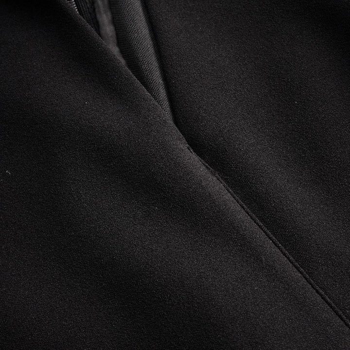Marina | Vestido negro refinado con cinturón y cuello mandarín - Van Moreau Utrecht
