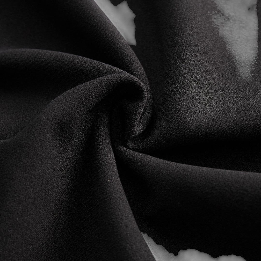 Marina | Vestido negro refinado con cinturón y cuello mandarín - Van Moreau Utrecht