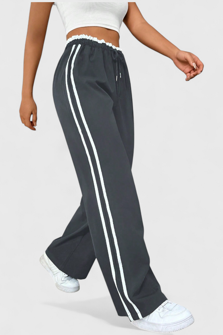 Alanys Pantalón Deportivo de Pierna Ancha con Detalle Lateral - Van Moreau Utrecht