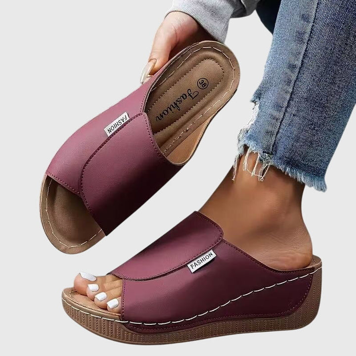 Bríd | Classic Comfort Walking Sandals - Van Moreau Utrecht