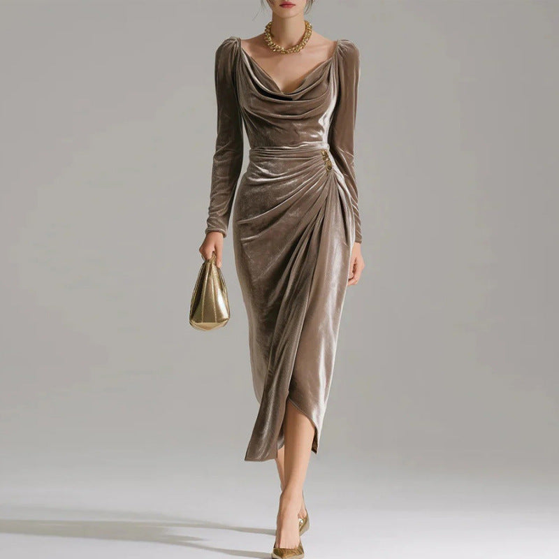 Paula | Vestido de terciopelo plisado que favorece la figura - Van Moreau Utrecht