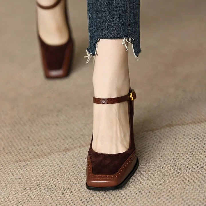 Tacones de Elegancia Terrosa - Van Moreau Utrecht