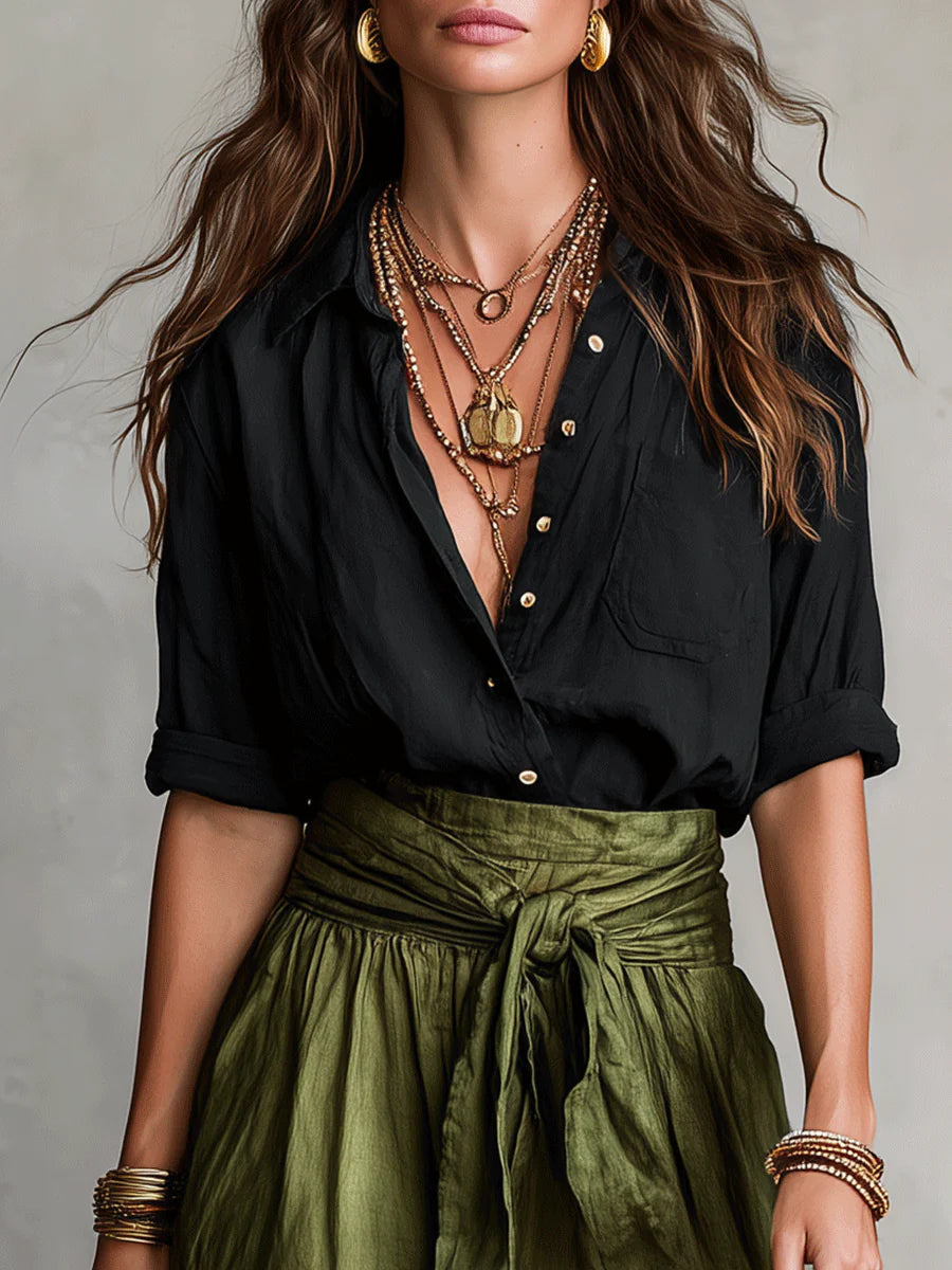 Vera™ | Ensemble de deux pièces : t-shirt noir et jupe midi vert olive - Van Moreau Utrecht