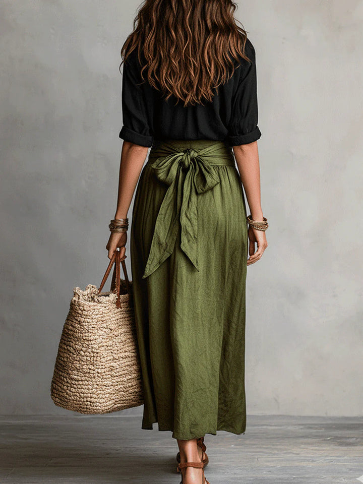 Vera™ | Ensemble de deux pièces : t-shirt noir et jupe midi vert olive - Van Moreau Utrecht