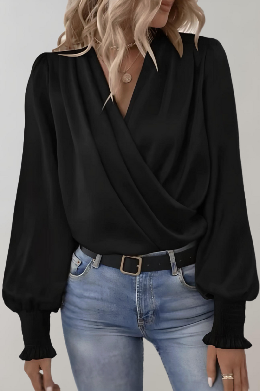 Quinn Blusa Elegante de Manga Larga con Escote en V - Van Moreau Utrecht