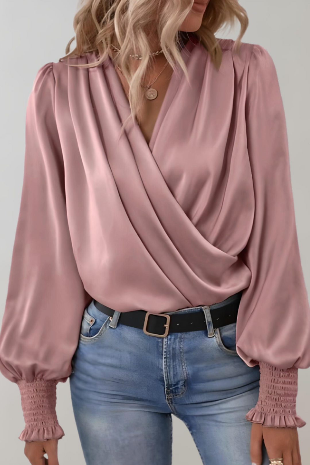 Quinn Blusa Elegante de Manga Larga con Escote en V - Van Moreau Utrecht