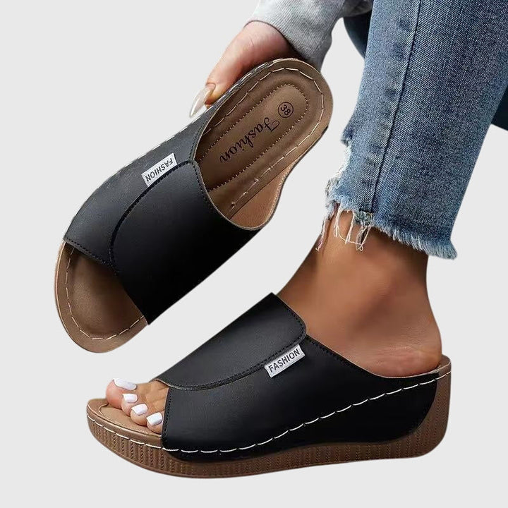 Bríd | Classic Comfort Walking Sandals - Van Moreau Utrecht