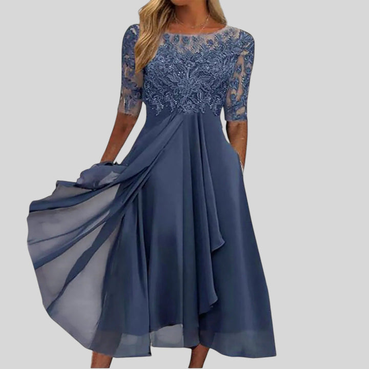 ZARIA™ | The Flattering Lace Midi Dress - Van Moreau Utrecht